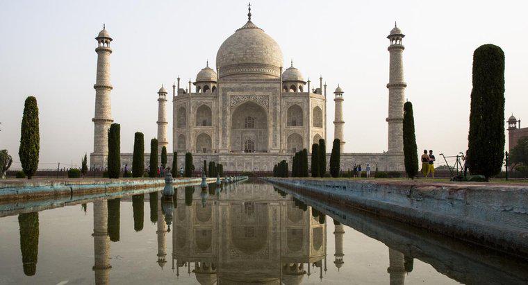 Pourquoi Shah Jahan a-t-il construit le Taj Mahal ?