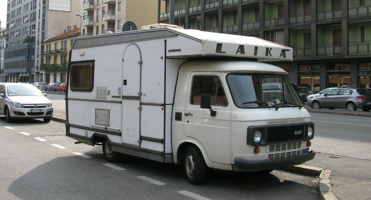 Où pouvez-vous trouver des camping-cars peu utilisés à vendre par le propriétaire ?