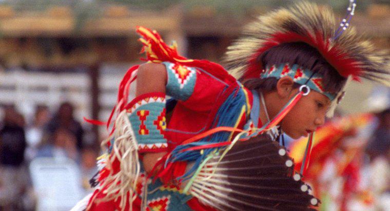 Quelles traditions sont pratiquées par les Indiens Sioux ?