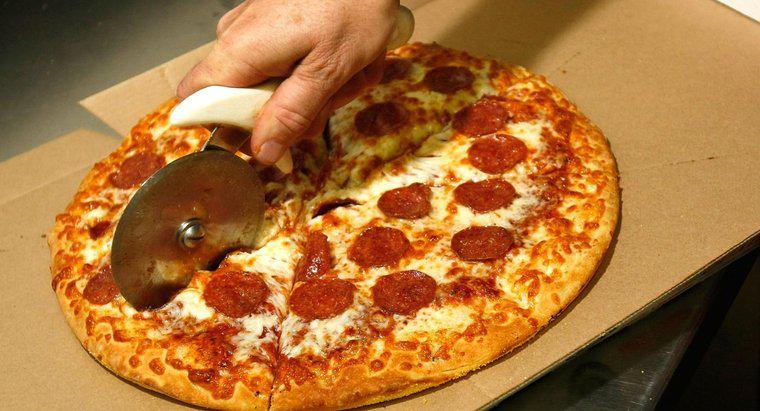 Combien de calories y a-t-il dans une tranche de pizza ?