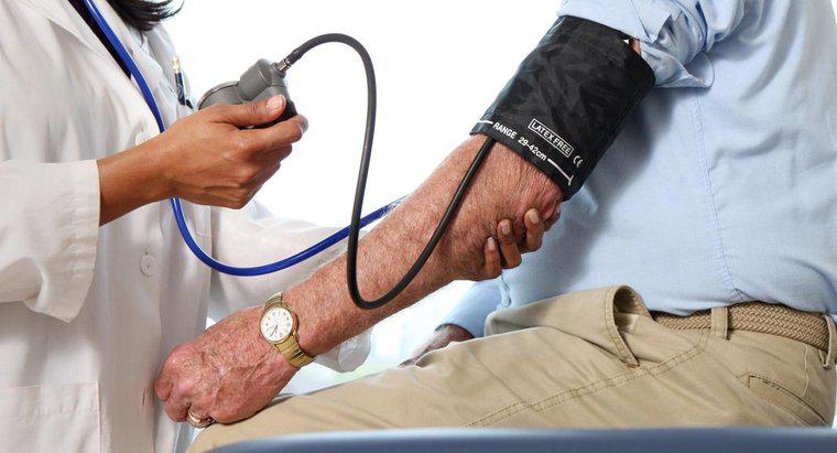 Quand devrais-je consulter un médecin au sujet de l'hypertension artérielle ?