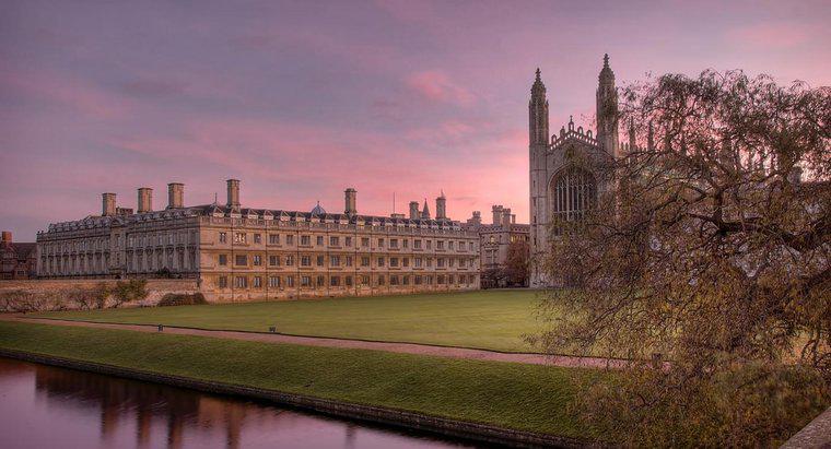 Quel est le code postal de Cambridge, Royaume-Uni ?