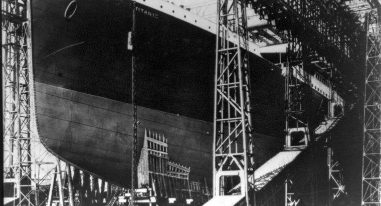 Combien de temps a-t-il fallu pour construire le Titanic ?