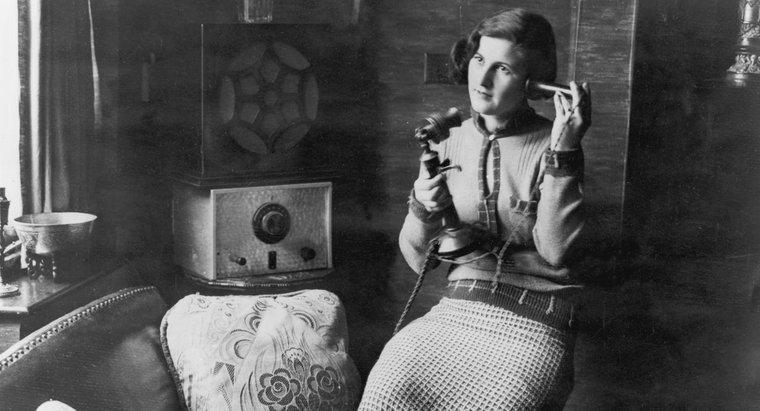 Comment le téléphone a-t-il changé depuis 1876 ?