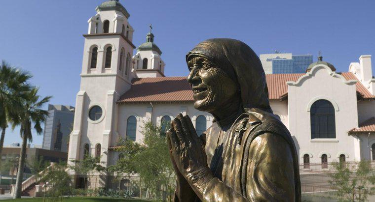 Pourquoi Mère Teresa était-elle célèbre ?