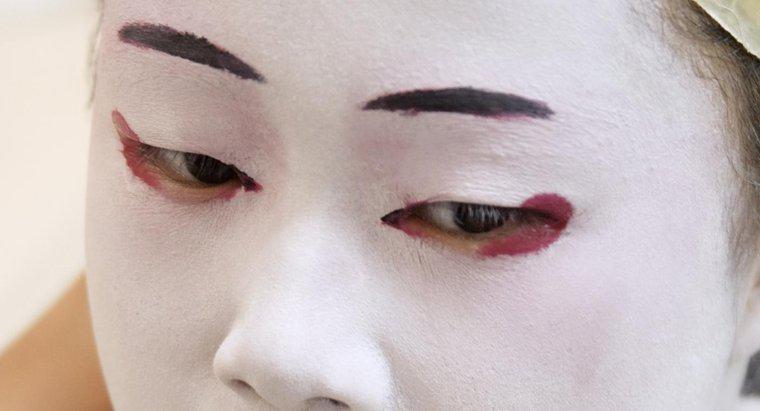 Pourquoi les femmes japonaises se peignent-elles le visage en blanc ?