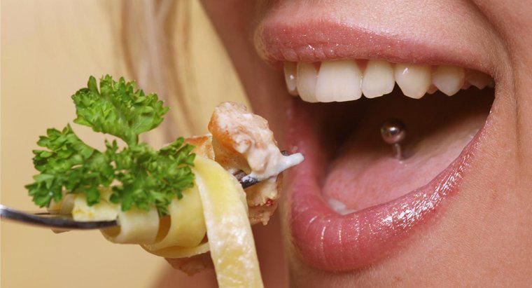 Que faut-il manger après un piercing à la langue ?