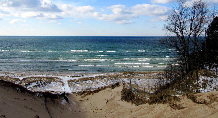Quels États bordent le lac Michigan ?