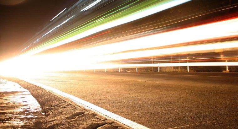 Quelle est la vitesse de la lumière en miles par seconde ?
