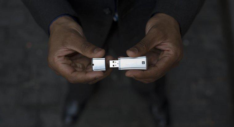 Quelle est la différence entre un Memory Stick et une clé USB ?