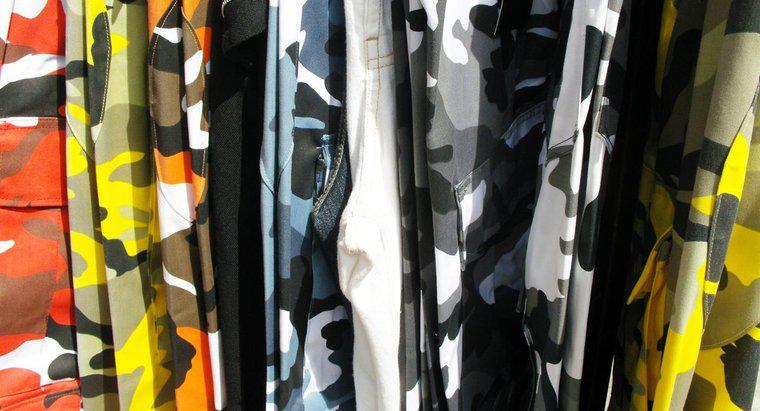 Que devriez-vous porter avec un pantalon camouflage ?