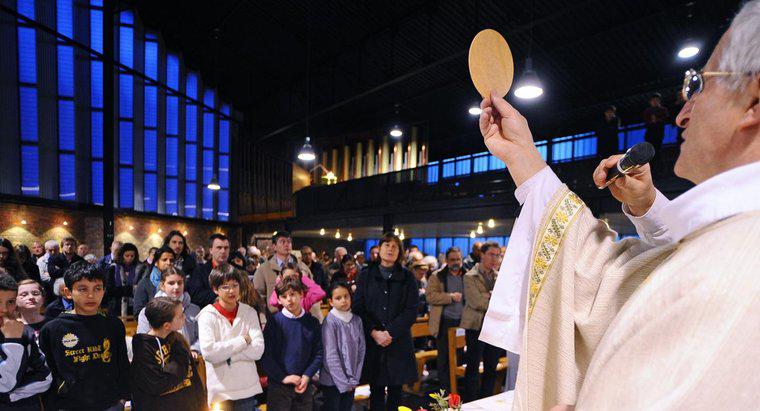 Pourquoi les chrétiens font-ils la sainte communion ?