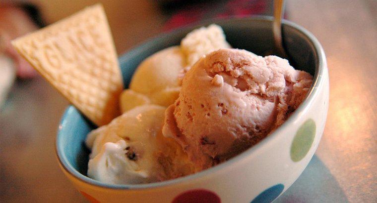 Combien de personnes un gallon de crème glacée nourrira-t-il ?