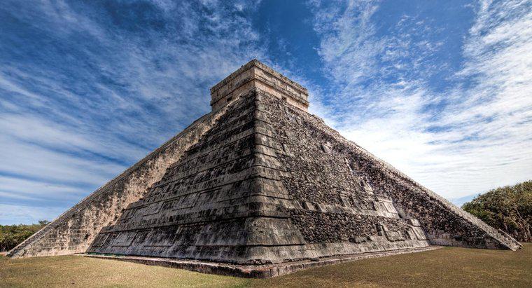 Quel rôle la religion a-t-elle joué dans la vie maya ?