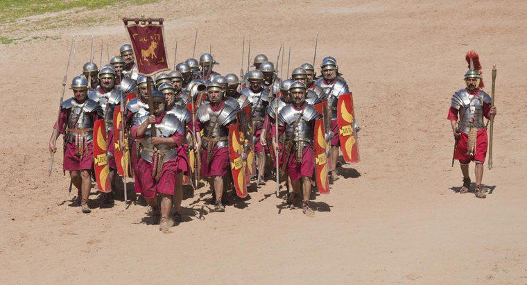 Comment s'organisait l'armée romaine ?