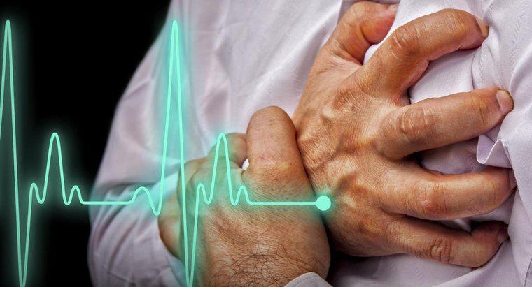 Quels sont les premiers signes d'une crise cardiaque ?