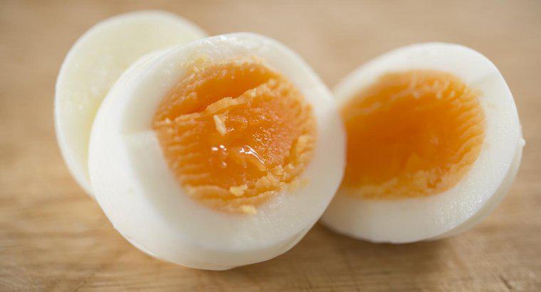 Combien de temps faites-vous bouillir un œuf dur et chaque œuf supplémentaire ?