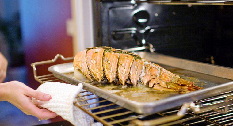 Comment cuire des queues de homard au four ?
