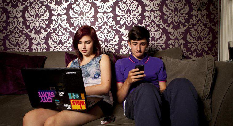 Combien de temps les adolescents américains passent-ils sur les ordinateurs chaque jour ?