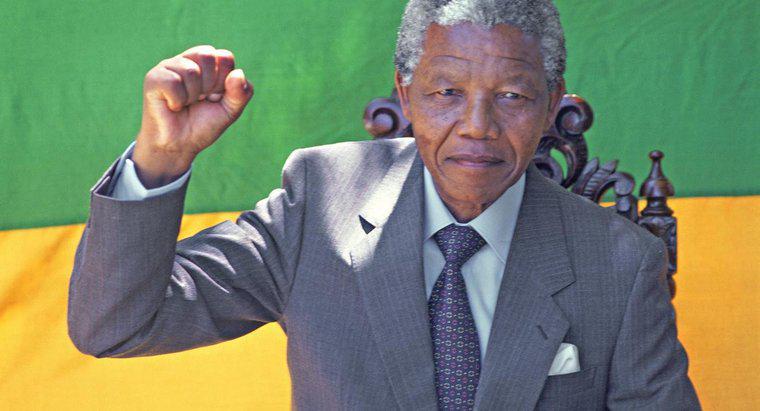 Qu'a accompli Nelson Mandela ?