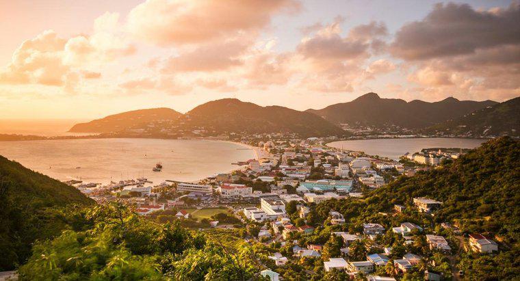L'île s'appelle-t-elle Saint Martin ou Sint Maarten ?