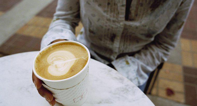 Pourquoi la caféine affecte-t-elle la fréquence cardiaque ?
