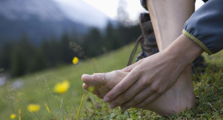 Qu'est-ce qui cause la douleur dans les orteils et la plante du pied?