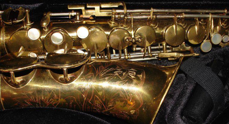 Combien de touches possède un saxophone ?