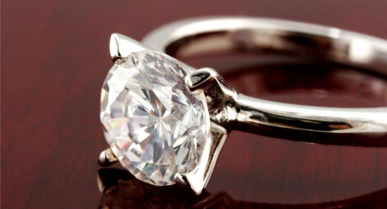 Comment puis-je savoir si ma bague en diamant est réelle ?