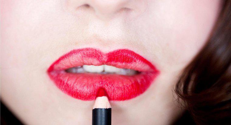 Comment appliquer le crayon à lèvres ?