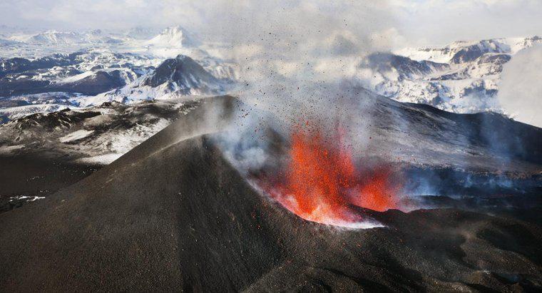 En quoi les volcans sont-ils une force constructive ?