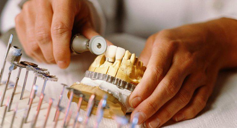 Que sont les prothèses partielles des dents de devant?