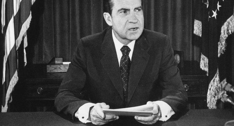 Pourquoi Richard M. Nixon est-il célèbre ?