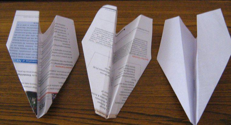 Comment la conception d'un avion en papier affecte-t-elle son vol ?