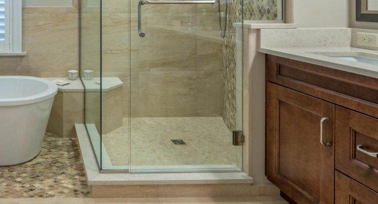 Quelles sont les tailles standard pour les bases de douche ?
