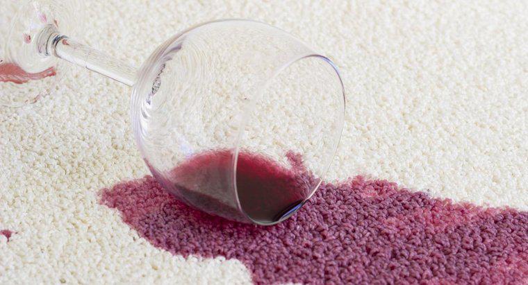 Comment enlever les taches de vin rouge sur un tapis en laine ?