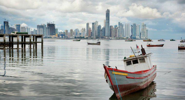 Pourquoi le Panama est-il célèbre ?