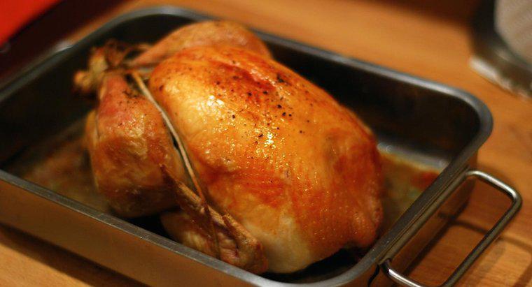 Quelle est la température interne du poulet entièrement cuit ?