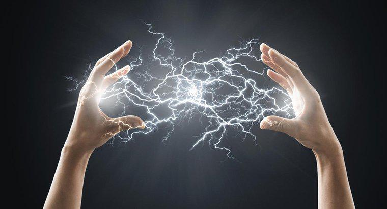 Qui a inventé l'électricité ?