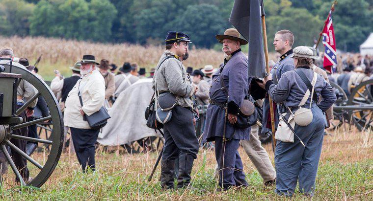 Quels étaient les deux côtés dans la guerre civile américaine?