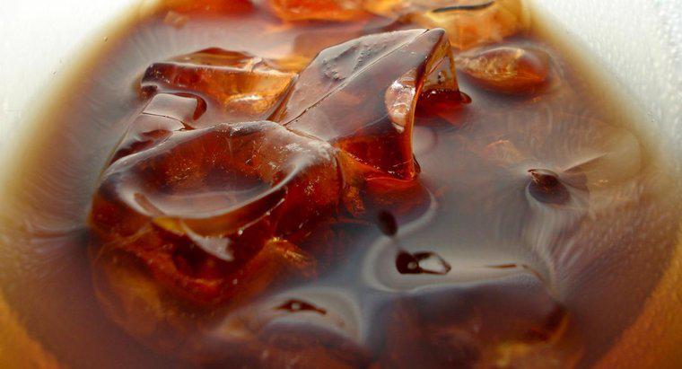 Pourquoi la glace fond-elle plus rapidement dans les sodas light ?