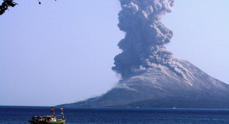 Quel pays a les volcans les plus actifs ?