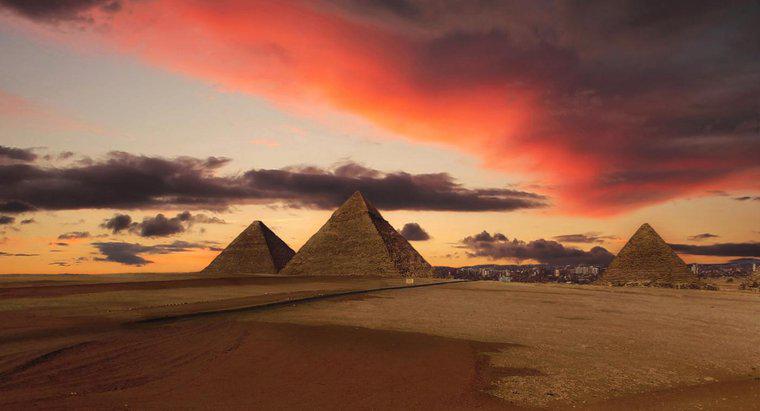 Combien de temps a-t-il fallu pour construire une pyramide ?