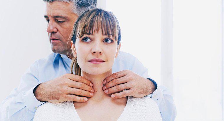 Qu'est-ce qui pourrait causer une bosse dans les glandes du cou?