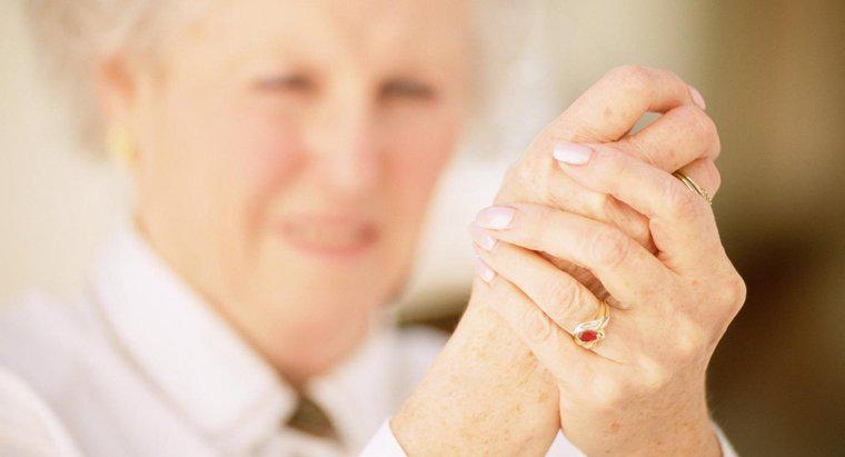 Quels sont les symptômes de la polyarthrite rhumatoïde dans vos doigts ?