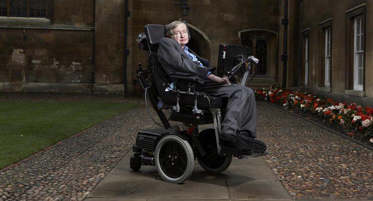 Qui est Stephen Hawking ?