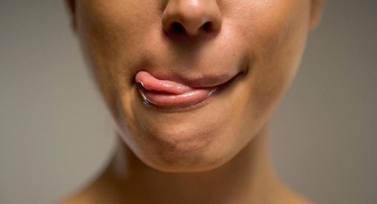 Comment soigner les lèvres gercées et la peau irritée autour des lèvres ?