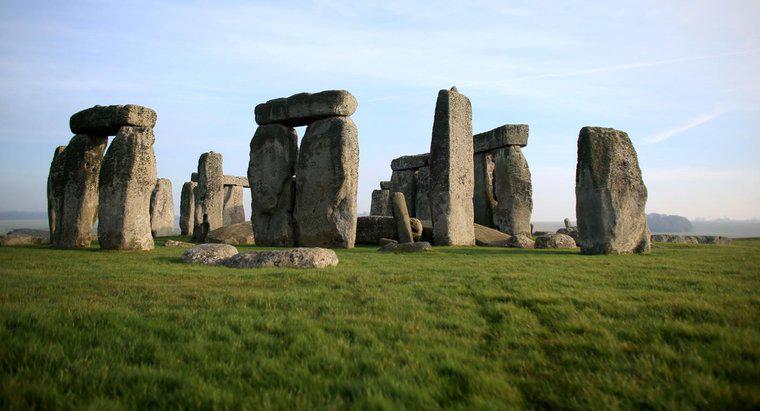Qui a découvert Stonehenge ?