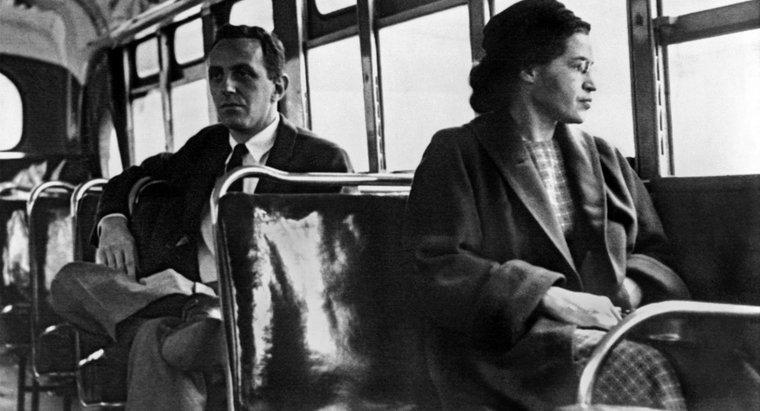 Pourquoi Rosa Parks est-il célèbre ?