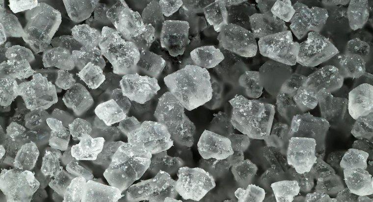 Quelle est la différence entre les cristaux de sel et de sucre ?